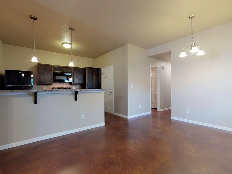 914 Ramblewood St #B — Photo 3