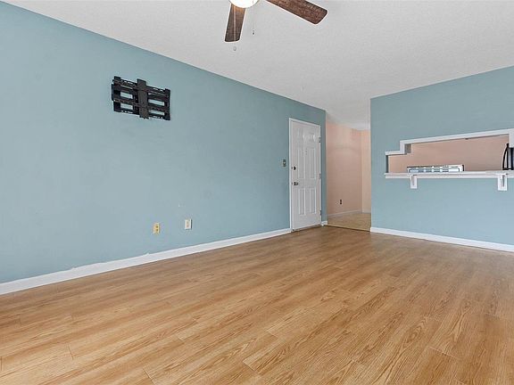 4th image of 3115 Edwards Pl APT 103