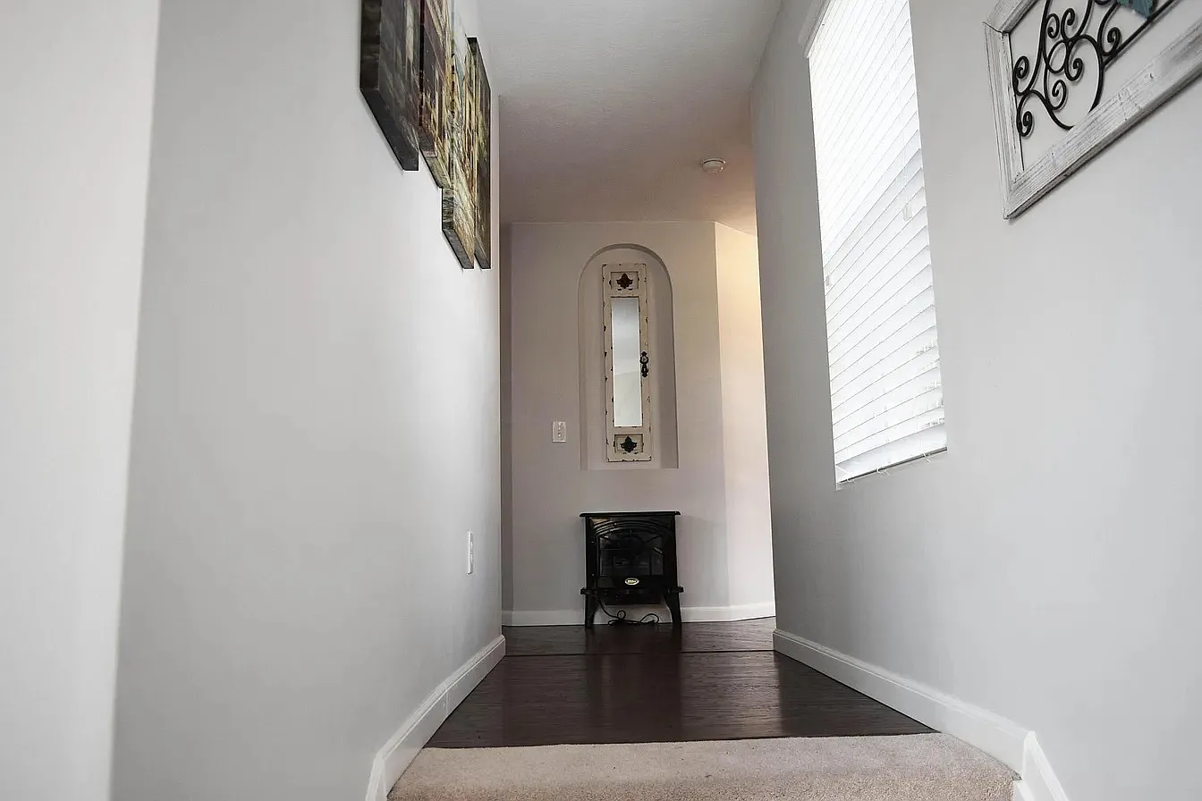 3 bed, 2.5 bath, 1806 sqft, $2,295 — Photo 3