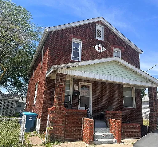 132 S Main St — Photo 3