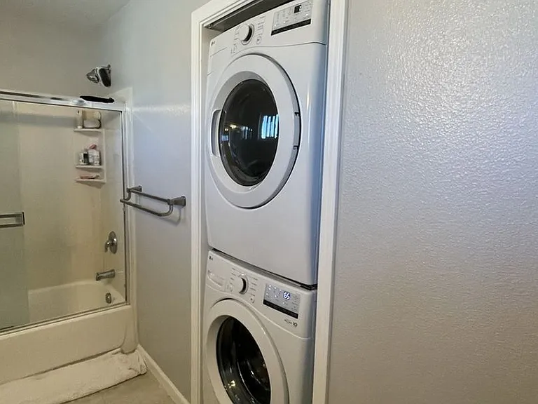 142 Cherry St — Photo 3