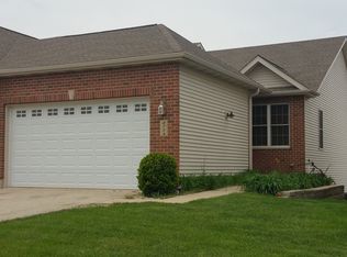 271D Par Five Dr, Dekalb, IL 60115