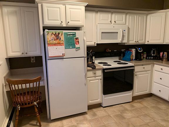 3rd image of 1130 Beech St APT 121