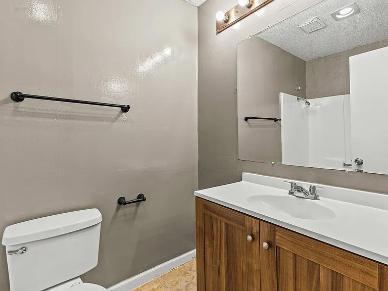 Towne East Village Apartment Homes — Photo 41