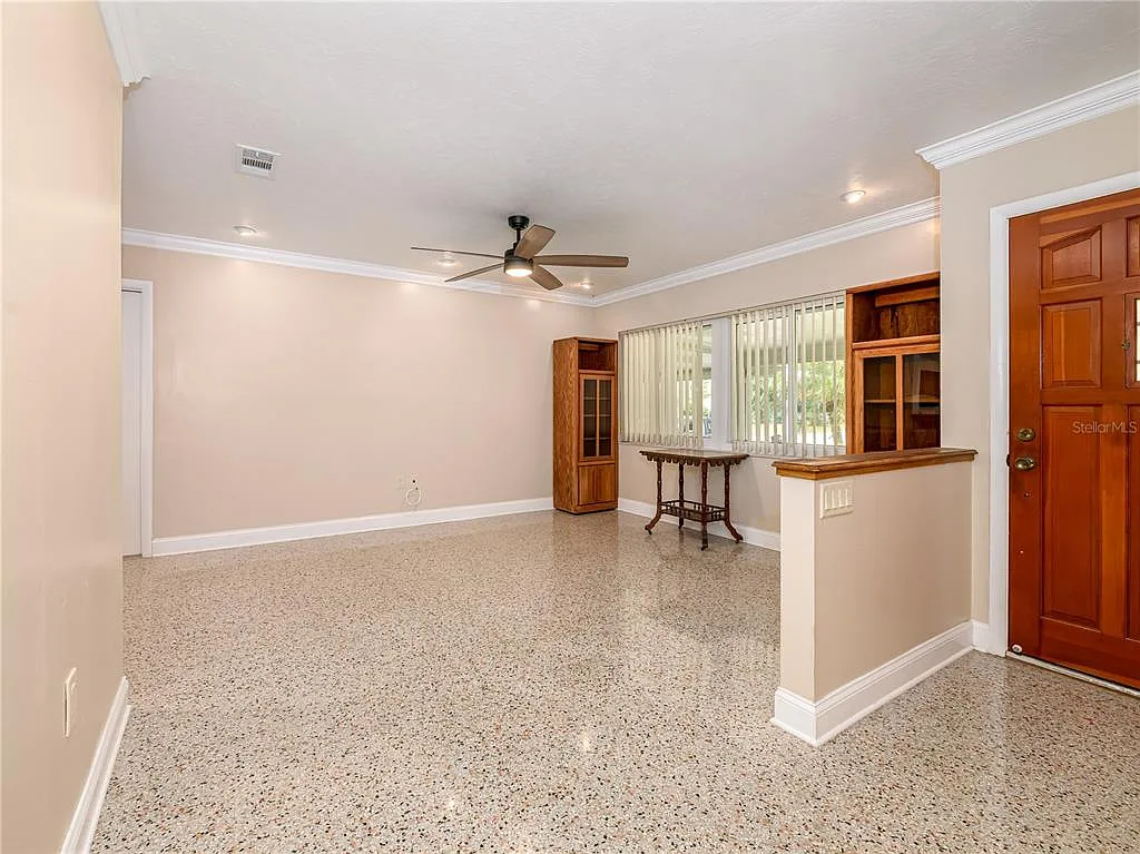 3 bed, 2.0 bath, 1500 sqft, $2,200 — Photo 4