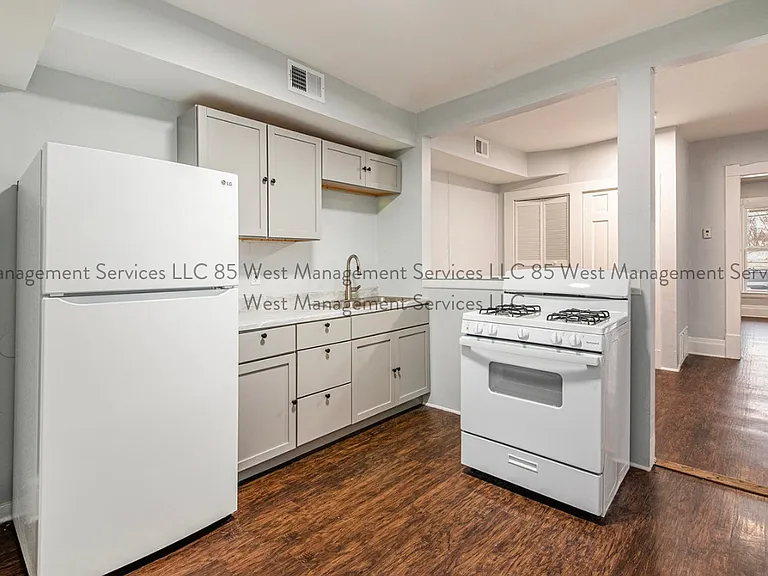 407 11th St NW #D — Photo 4