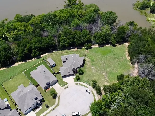 900 Foxglove Dr, Little Elm, TX 75068