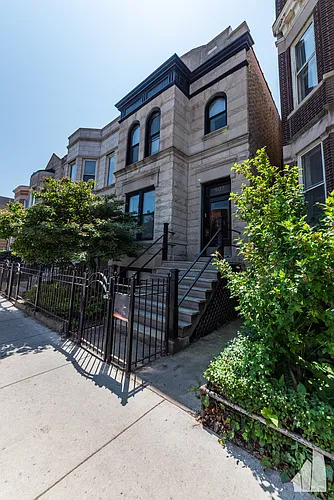 907 W Addison St #2 Photo 1