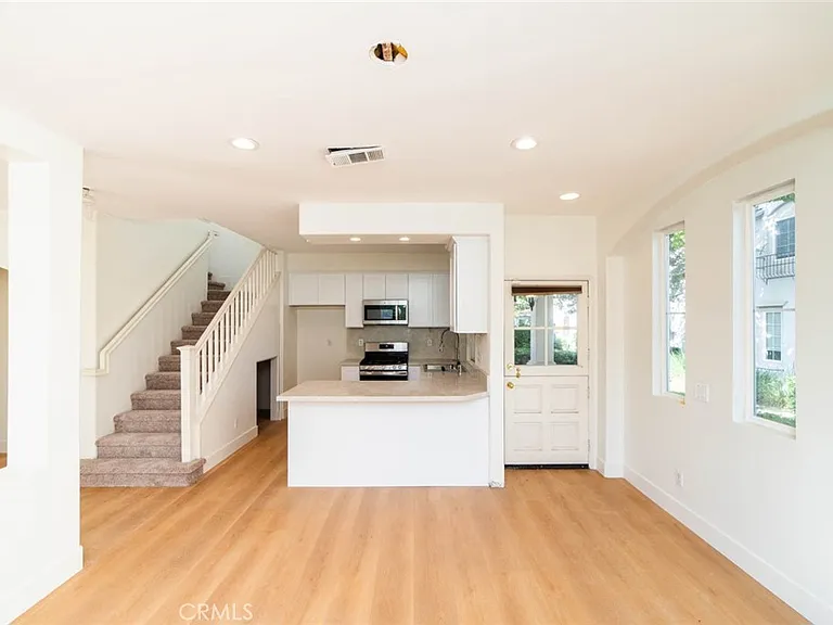 206 Garden Gate Ln — Photo 5