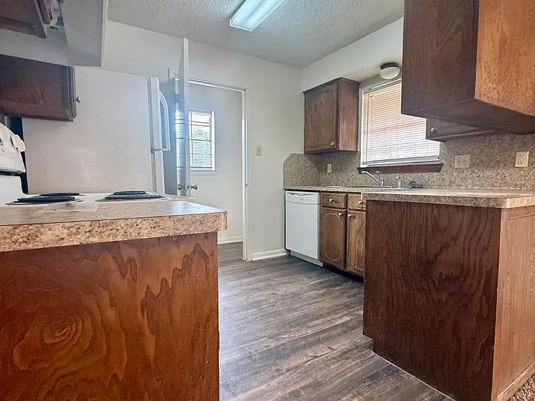 1717 Shely St #D — Photo 3