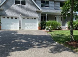 31 Homestead Ave, Westhampton Beach, NY 11978