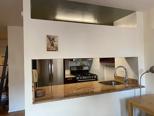 Rented by R New York | media 14