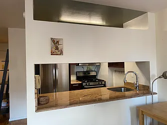 Rented by R New York