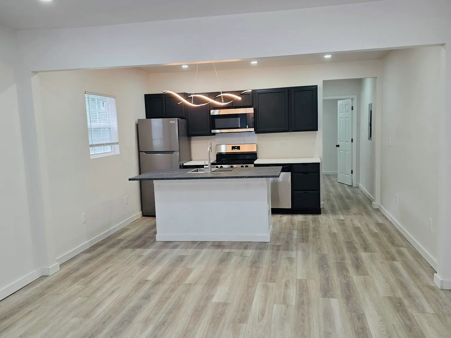 1 bed, 700 sqft, $975 — Photo 2