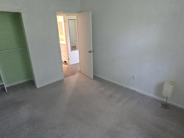 70 Colonial Dr — Photo 9