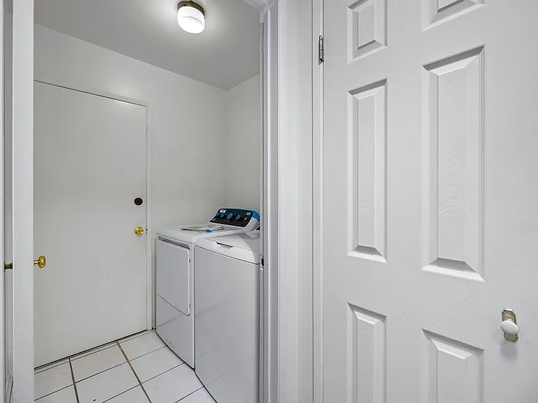 5892 Oak Meadow Dr — Photo 44