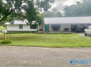 240 Croft Cir, Crossville, AL 35962