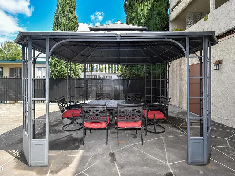 65 N Allen Ave #214 — Photo 4