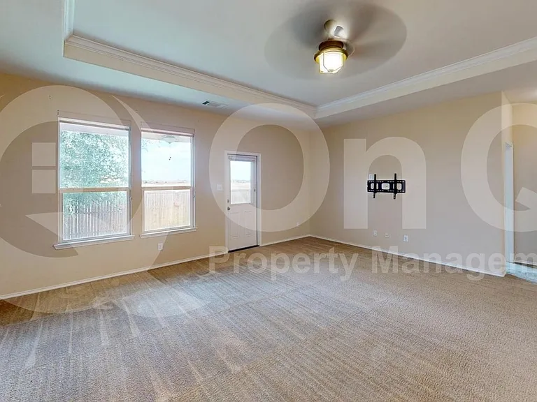2213 Heaton St — Photo 8