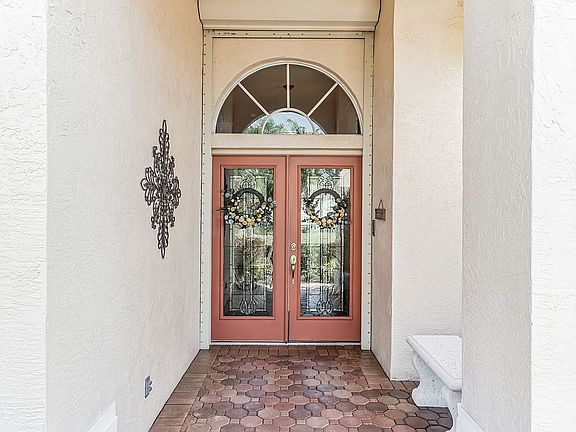 4th image of 9435 Glen Abbey Ln