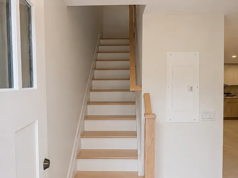 60 Schneider Ave — Photo 8