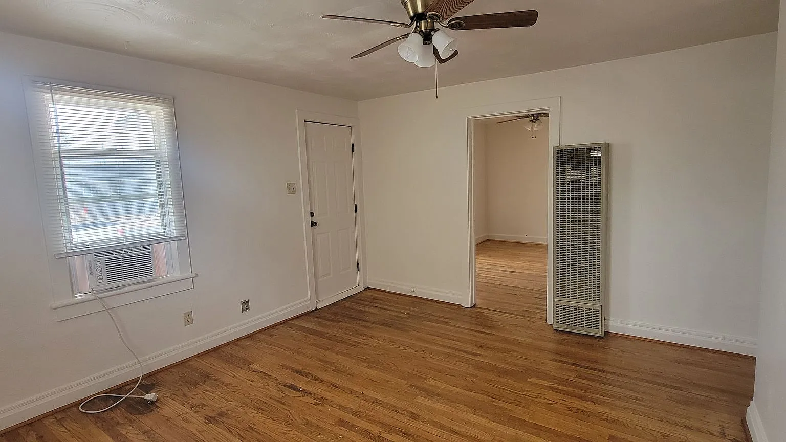 2 bedroom 1 bath house — Photo 3