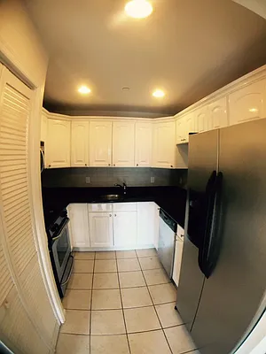 Rented by Bohemia Realty Group | media 17