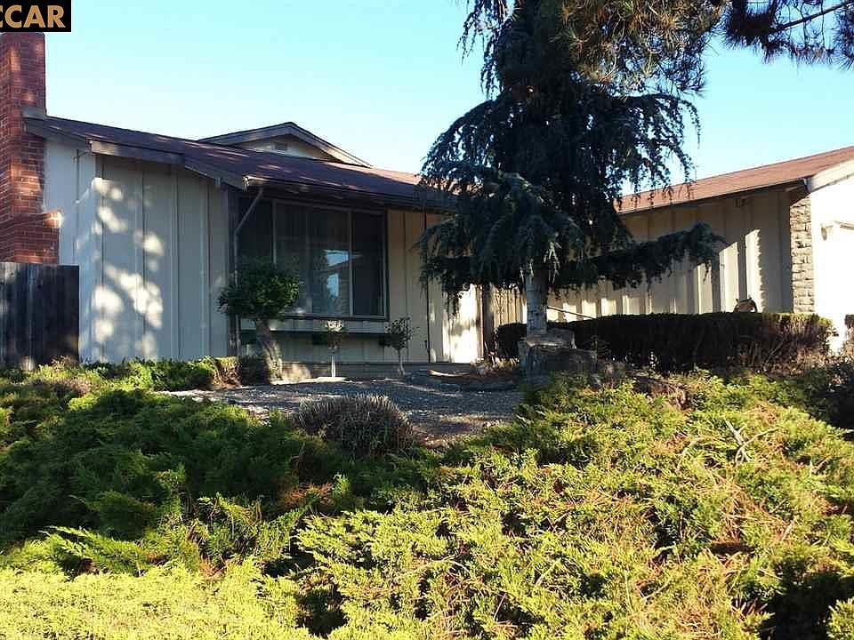 1st image of 2632 Shamrock Dr