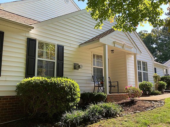 3rd image of 318 Charleston Way