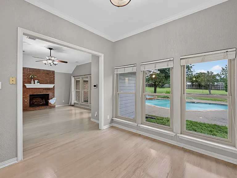 909 San Saba Dr — Photo 6