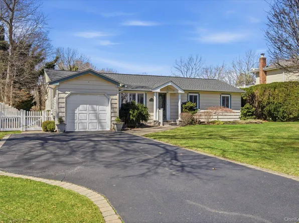 8 Natalie Court, Ronkonkoma, NY 11779