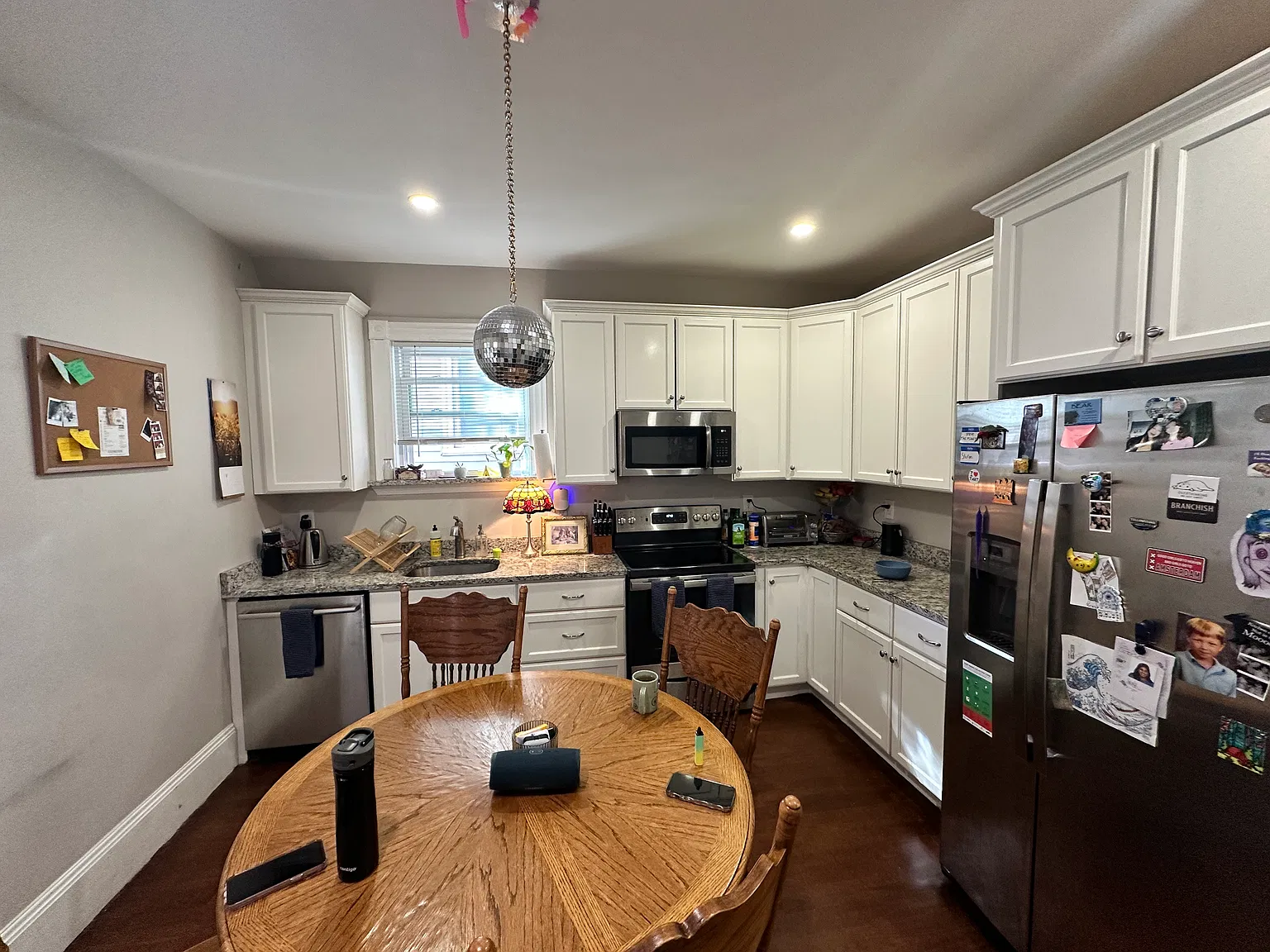 4 bed, 9999 sqft, $6,800 — Photo 2