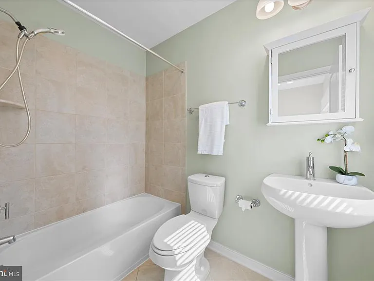 2916 Penny Ln — Photo 34