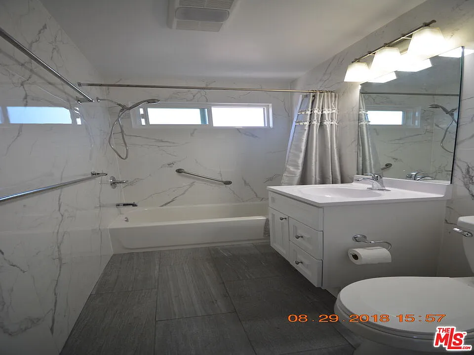 2 bed, 1.5 bath, 960 sqft, $3,750 — Photo 3
