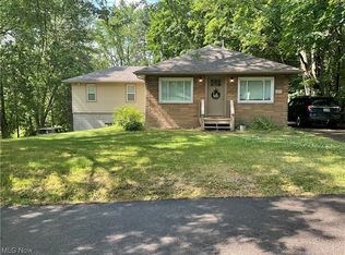 1899 Oakes Dr, Akron, OH 44312