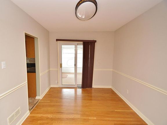 4th image of 212 E Dominion Blvd