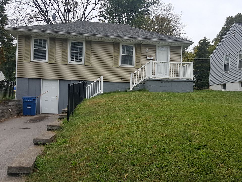 1st image of 1915 Clare Ct