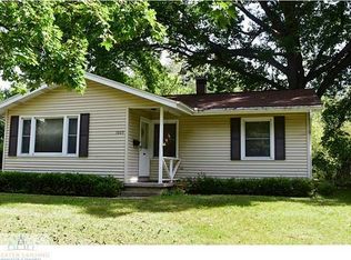 1609 S Holly Way, Lansing, MI 48910