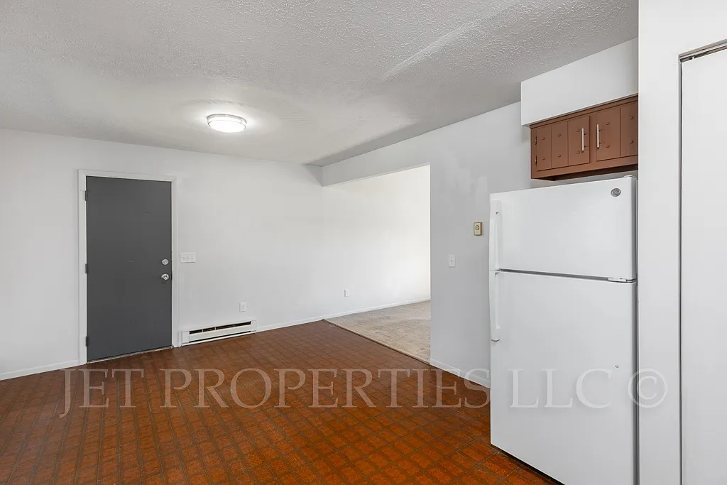 2 bed, 1000 sqft, $1,095 — Photo 3