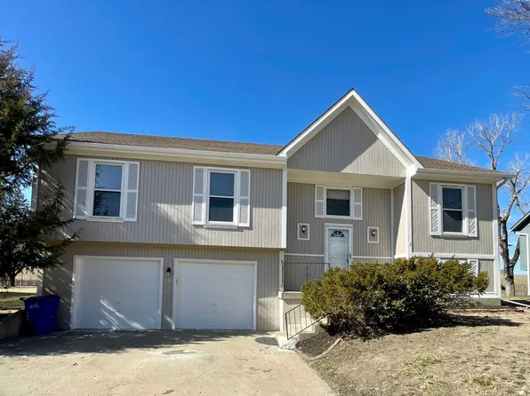 1154 E Sleepy Hollow Dr, Olathe, KS 66062