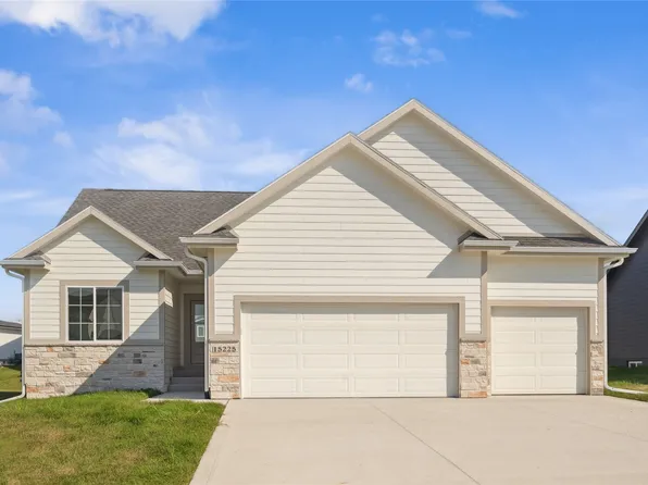 15225 Springbrook Trl, Urbandale, IA 50323