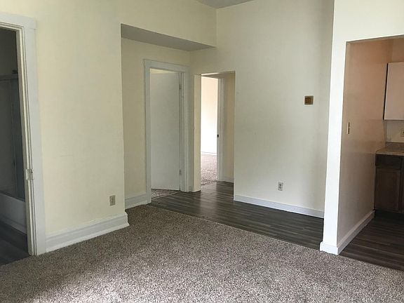 2nd image of 922 Hawthorne Ave APT 6