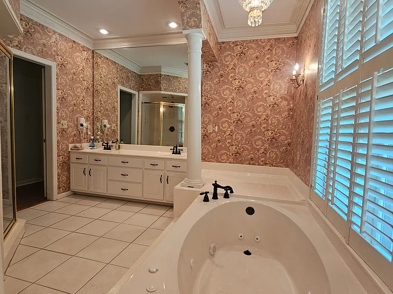 3888 Spring Lakes Cir — Photo 18
