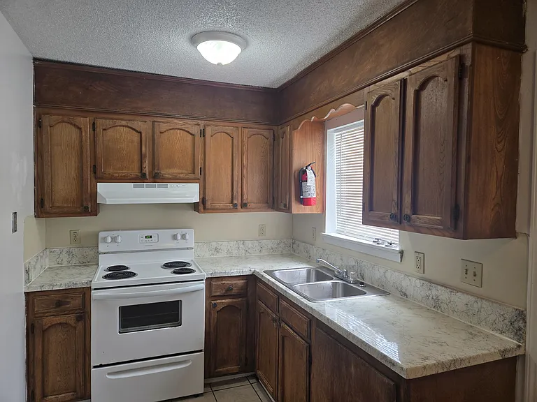 113 Oak Ridge Ave #C — Photo 5