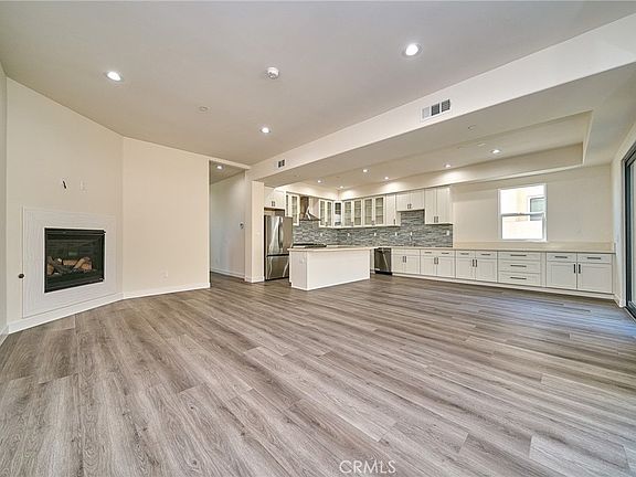 2nd image of 673 Castlehill Dr