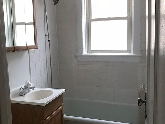 3rd image of 6345 N Magnolia Ave #1M