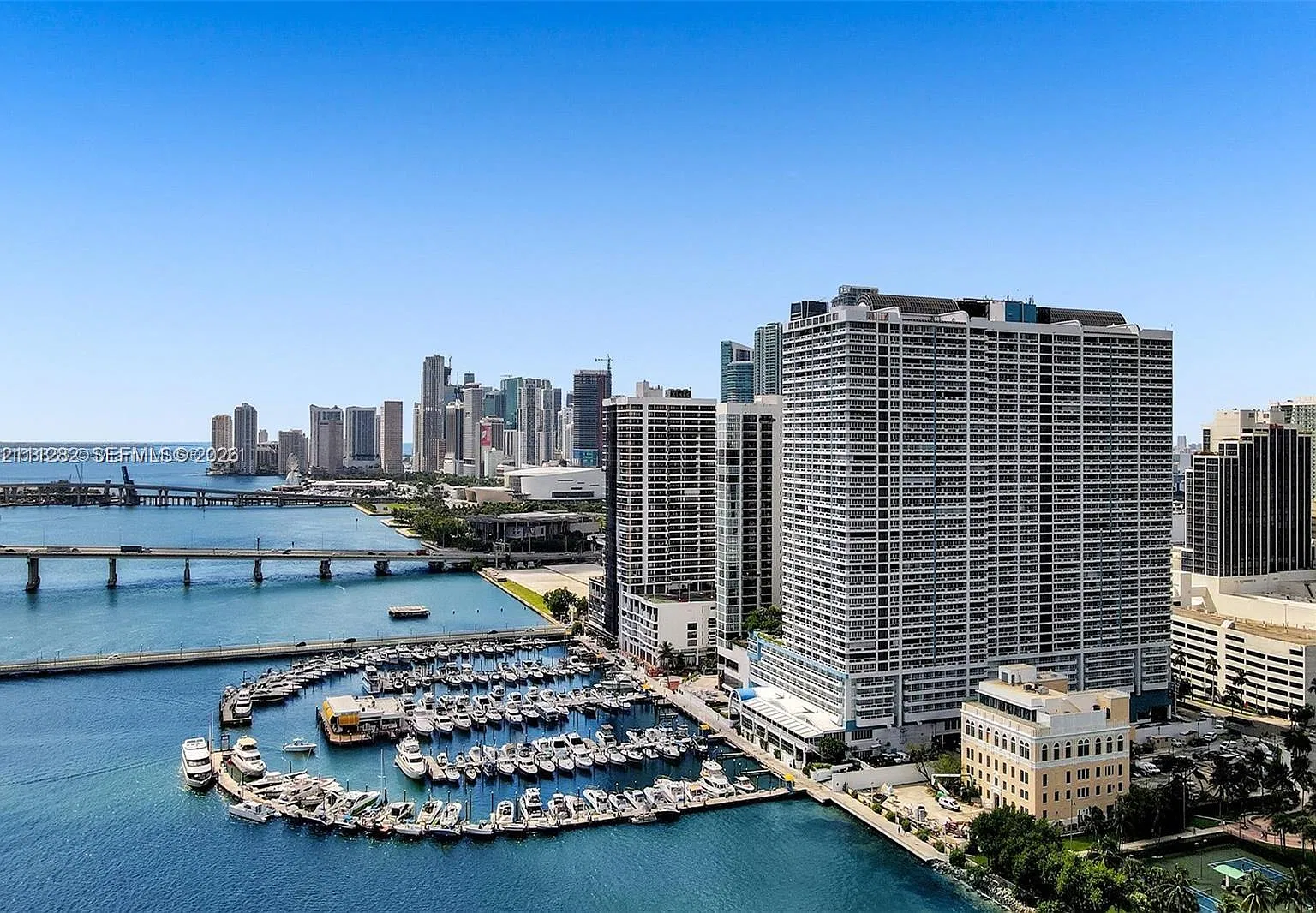Venetia Condo — Photo 1