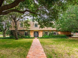 615 Ridgecrest Cir, Denton, TX 76205