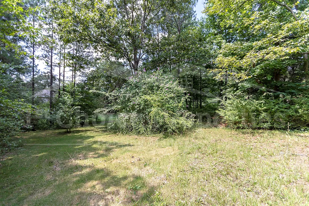 Building Photo - 203 Winterhaven Dr