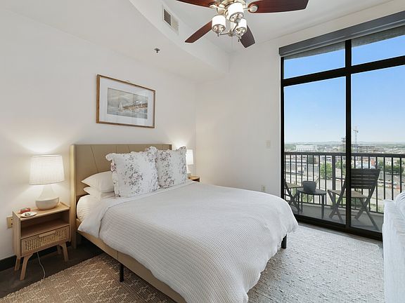 2nd image of 1510 Demonbreun St #906